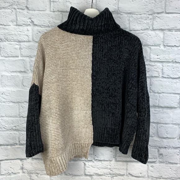 Romeo & Juliet Couture Sweaters - Romeo + Juliet Couture Chenille Turtleneck Sweater